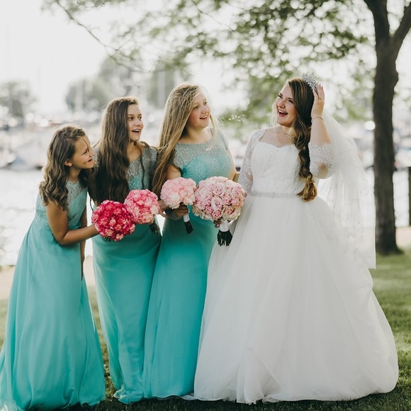 Oleg Cassini Wedding Gown - Picture 7 of 12